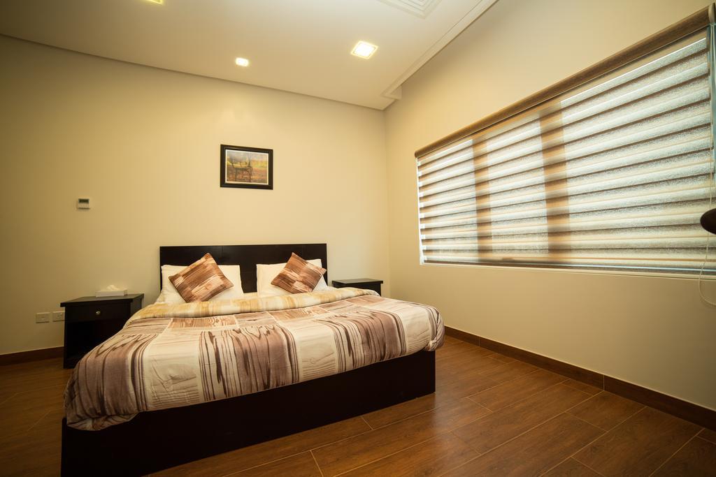 Golden Rose Luxury Suites Manama Exterior photo