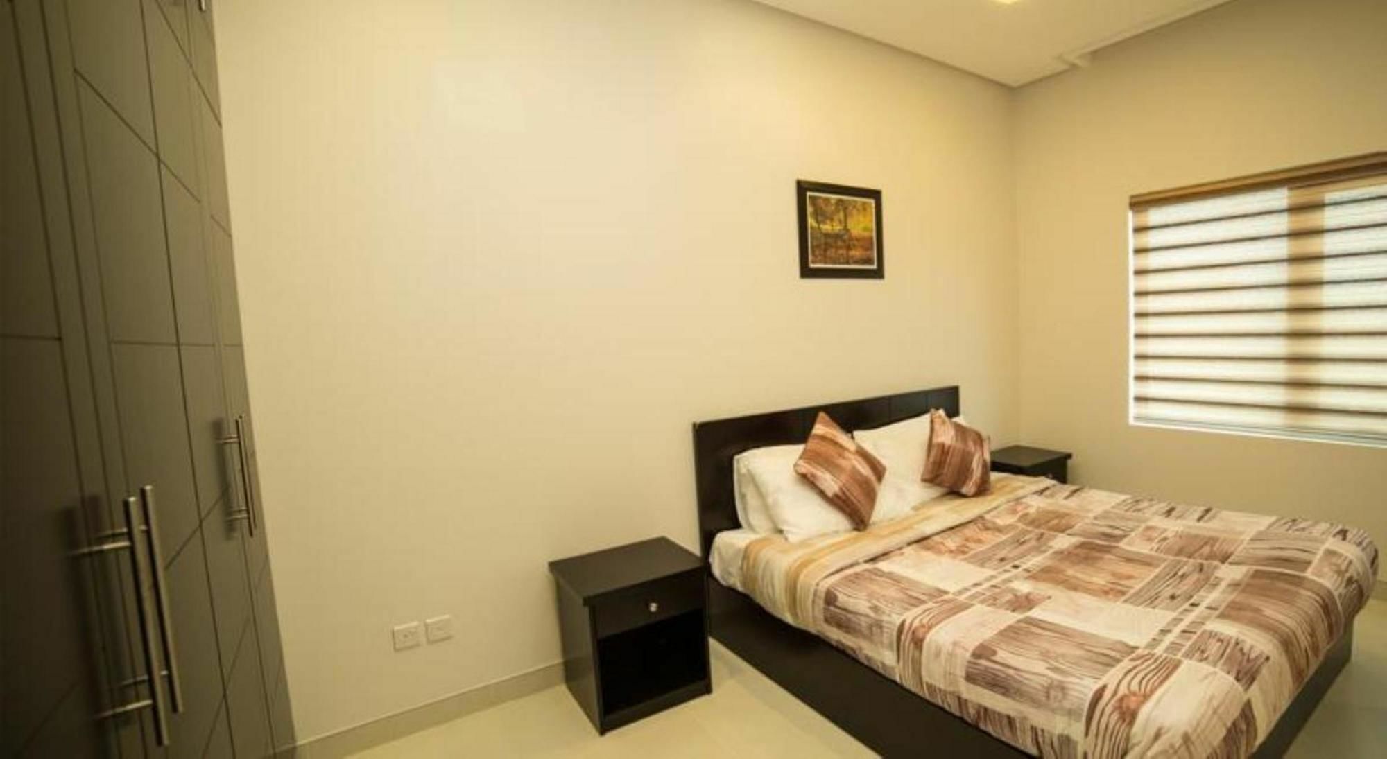 Golden Rose Luxury Suites Manama Exterior photo